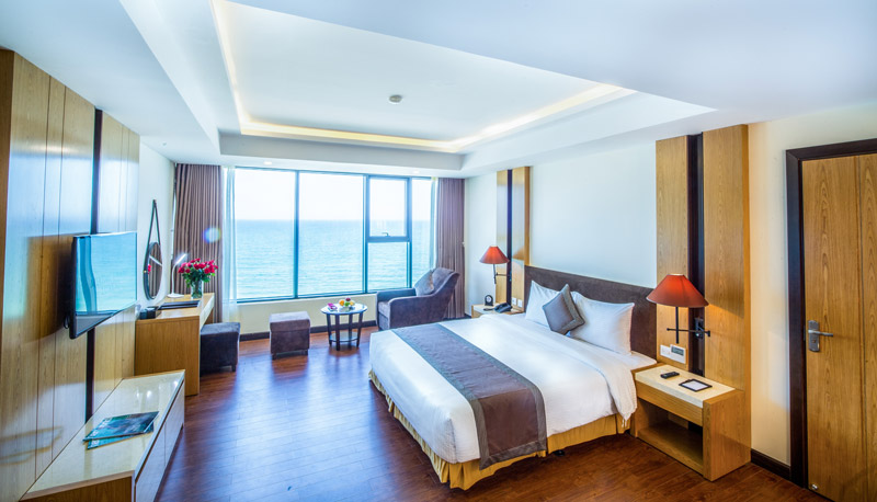 Phòng Deluxe giường King hướng biển 